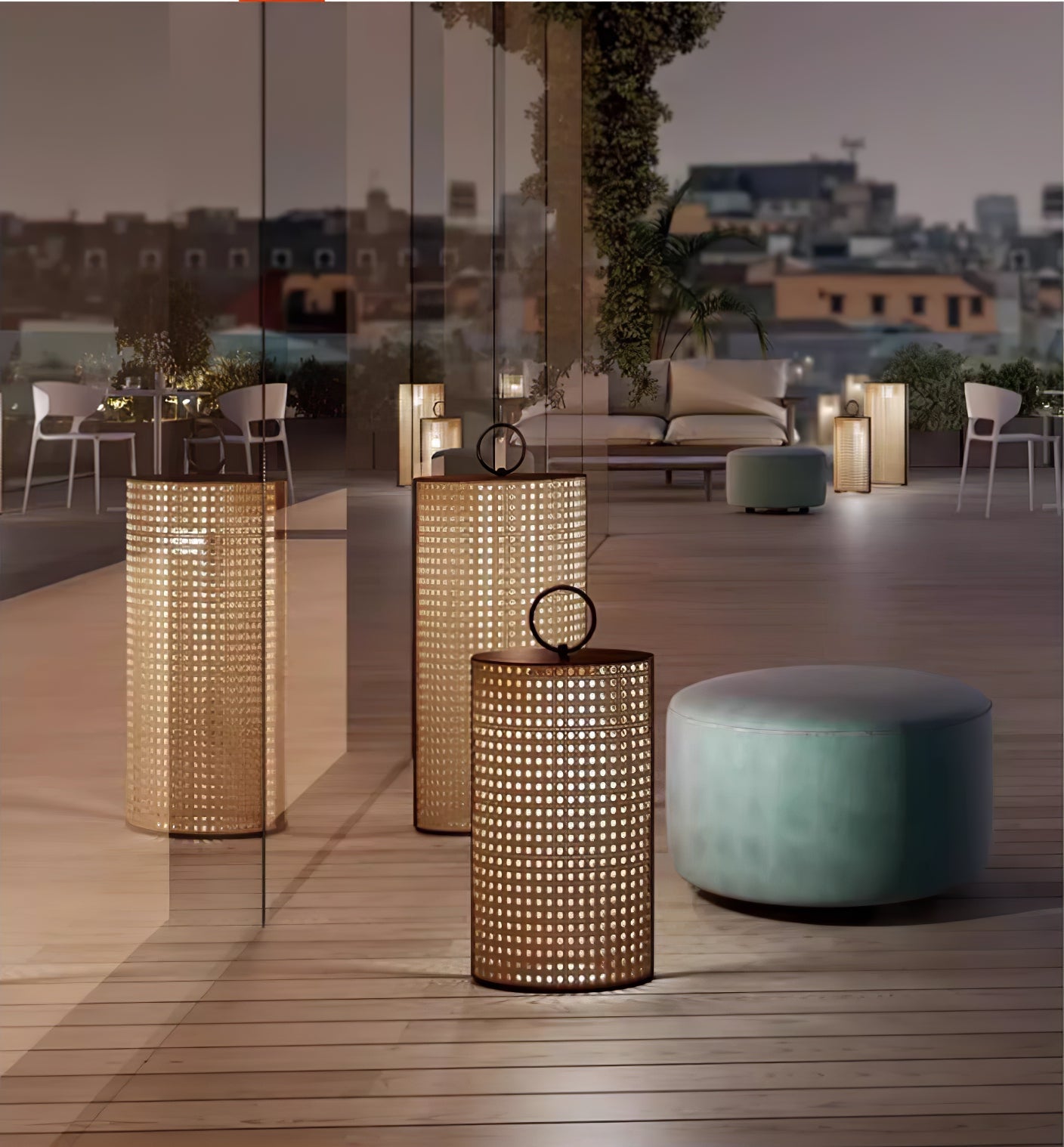 Arlette Solar Outdoor Lantern Lamp