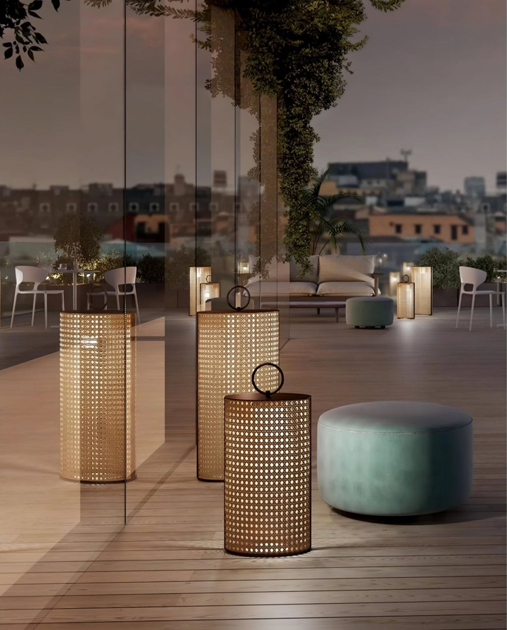 Arlette Solar Outdoor Lantern Lamp