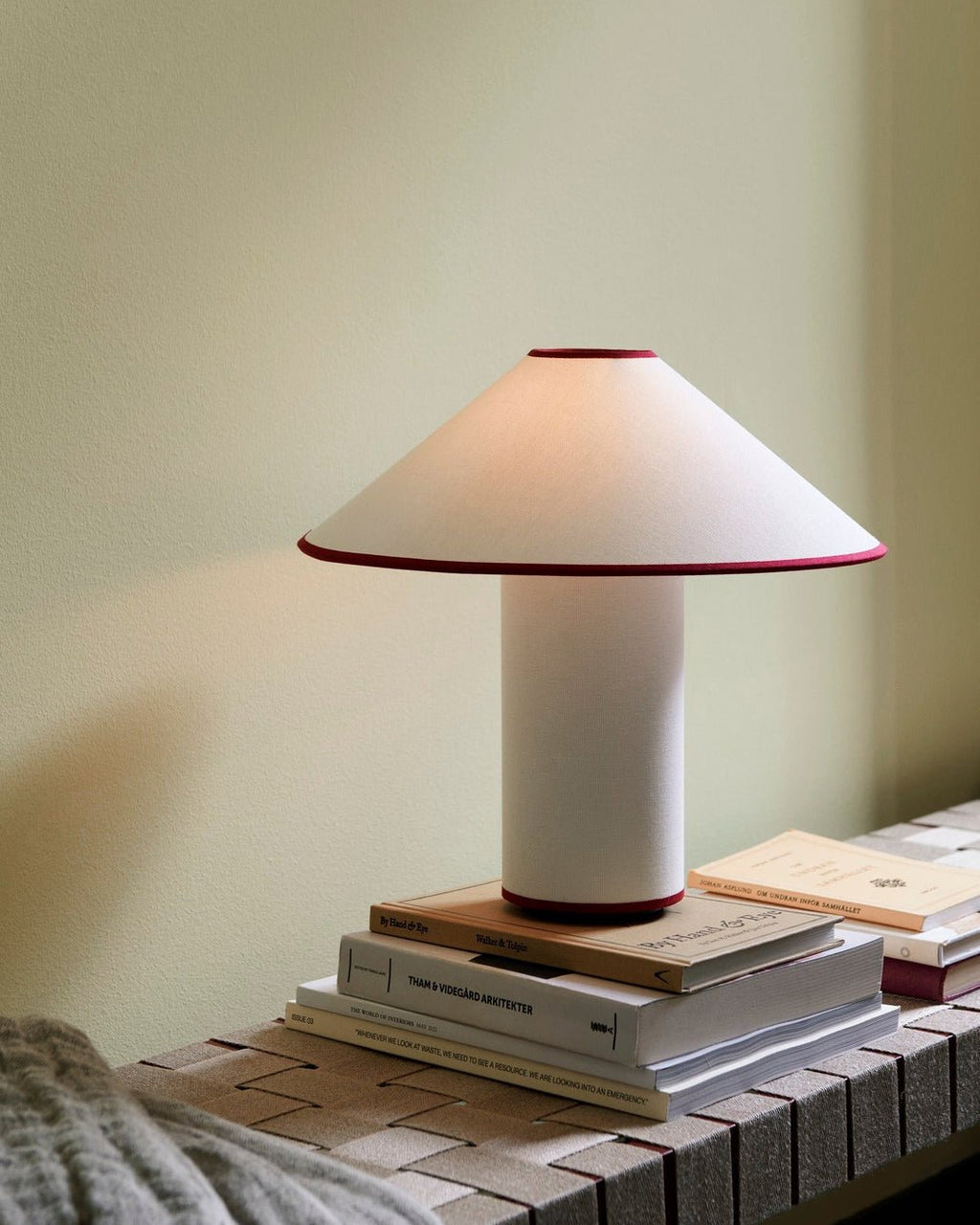 Decora Muse Table Lamp