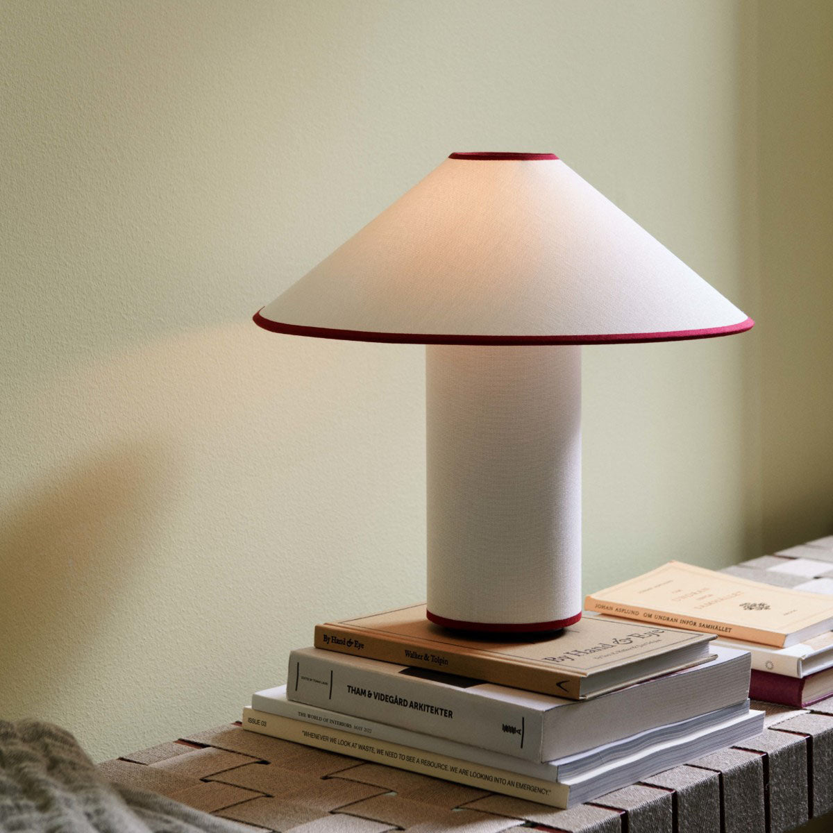 Decora Muse Table Lamp