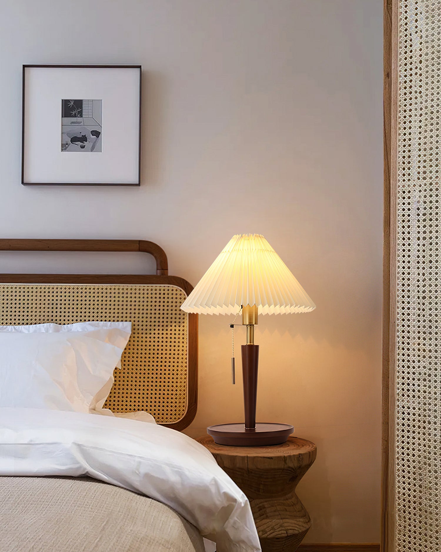 Cone Pleated Fabric Table Lamp