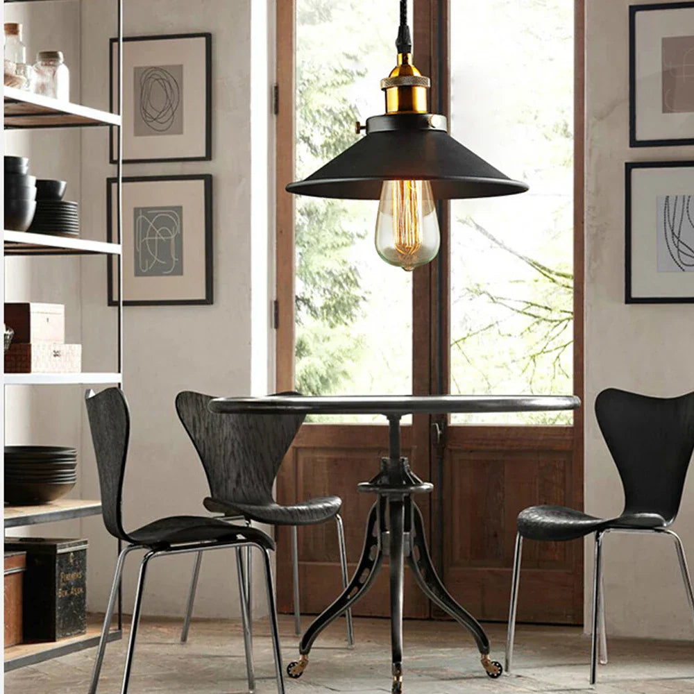Retro Iron Pendant Light: Vintage Industrial Hanging Lamp for Home Decor