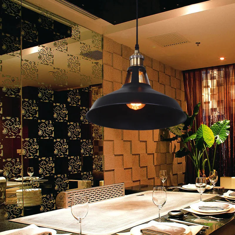 Retro Iron Pendant Light: Vintage Industrial Hanging Lamp for Home Decor