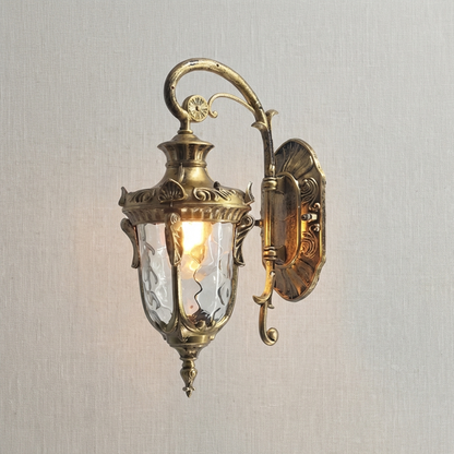 Heritage Outdoor Wall Lamp