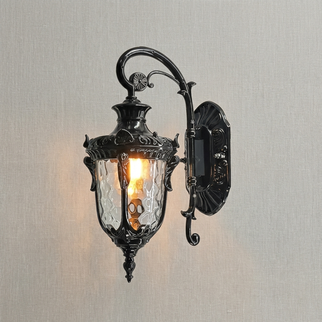 Heritage Outdoor Wall Lamp