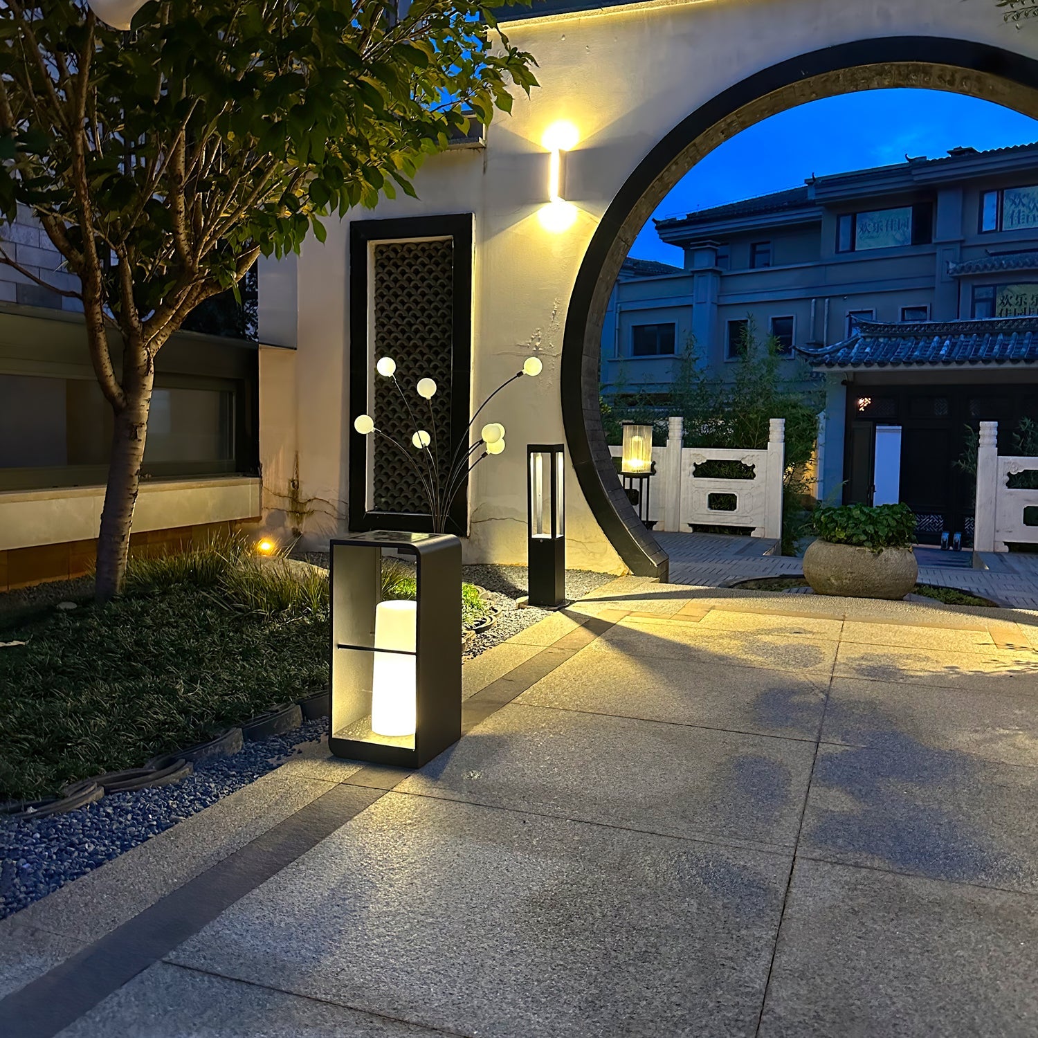 Zephyra Garden Solar Outdoor Light