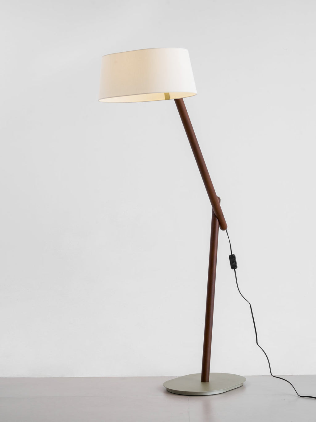Lean Pivot Floor Lamp