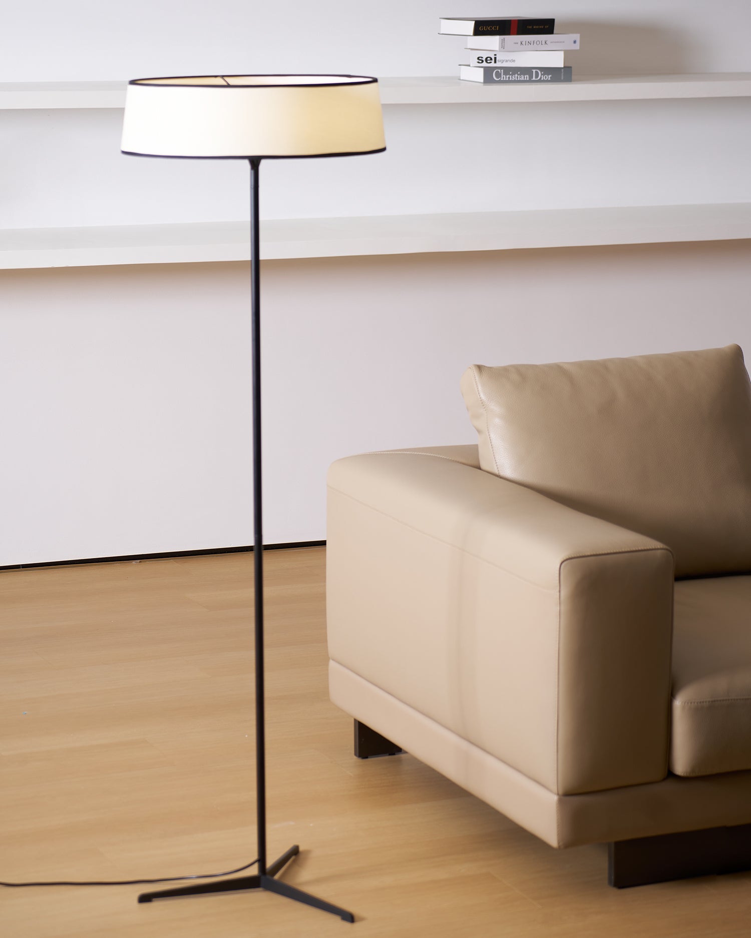 Dama Floor Lamp