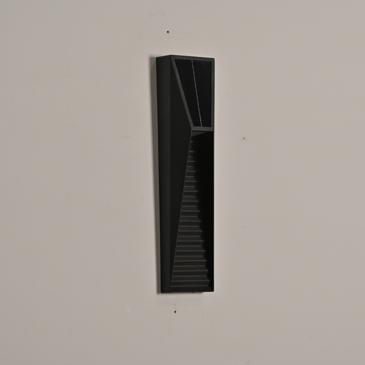 Obsidian Path Solar Outdoor Wall Light