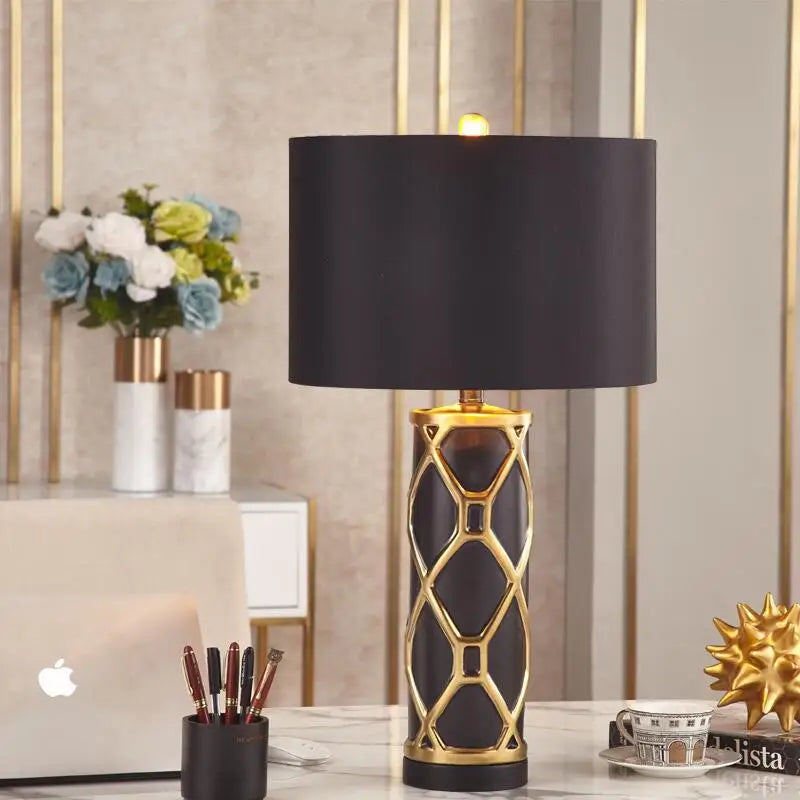 Ceramic Nordic Table Lamp: Luxury Designer Replica for Home Living Room and Bedroom Décor
