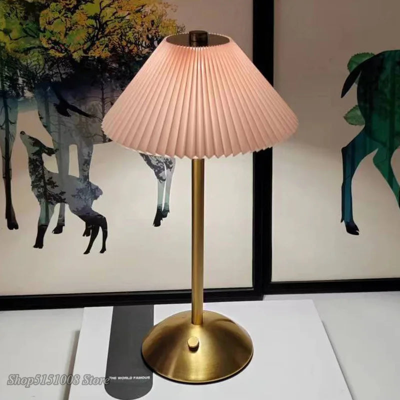 Mushroom Touch Dimming LED Table Lamp for Retro Ambiance