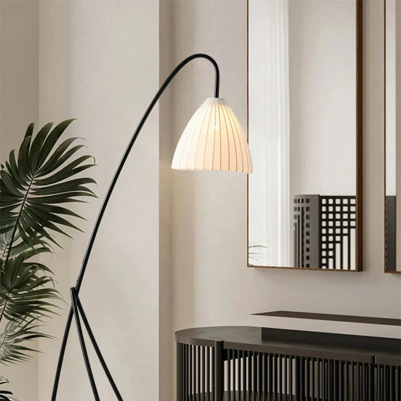 Scandinavian Retro Pleated Lampshade Floor Lamp for Living Room and Study Room