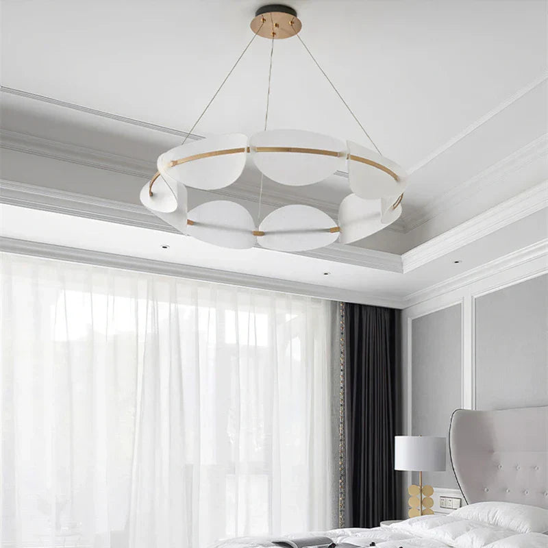 Luxury Iron Art LED Ceiling Chandelier with High Transmittance Acrylic Lampshade