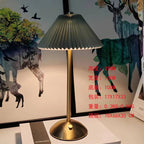 Mushroom Touch Dimming LED Table Lamp for Retro Ambiance