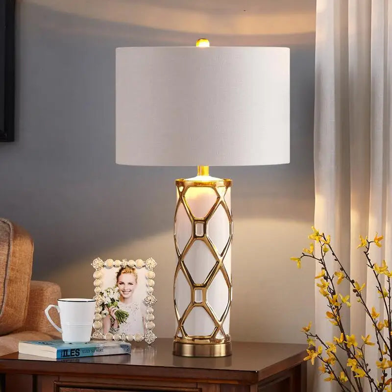 Ceramic Nordic Table Lamp: Luxury Designer Replica for Home Living Room and Bedroom Décor