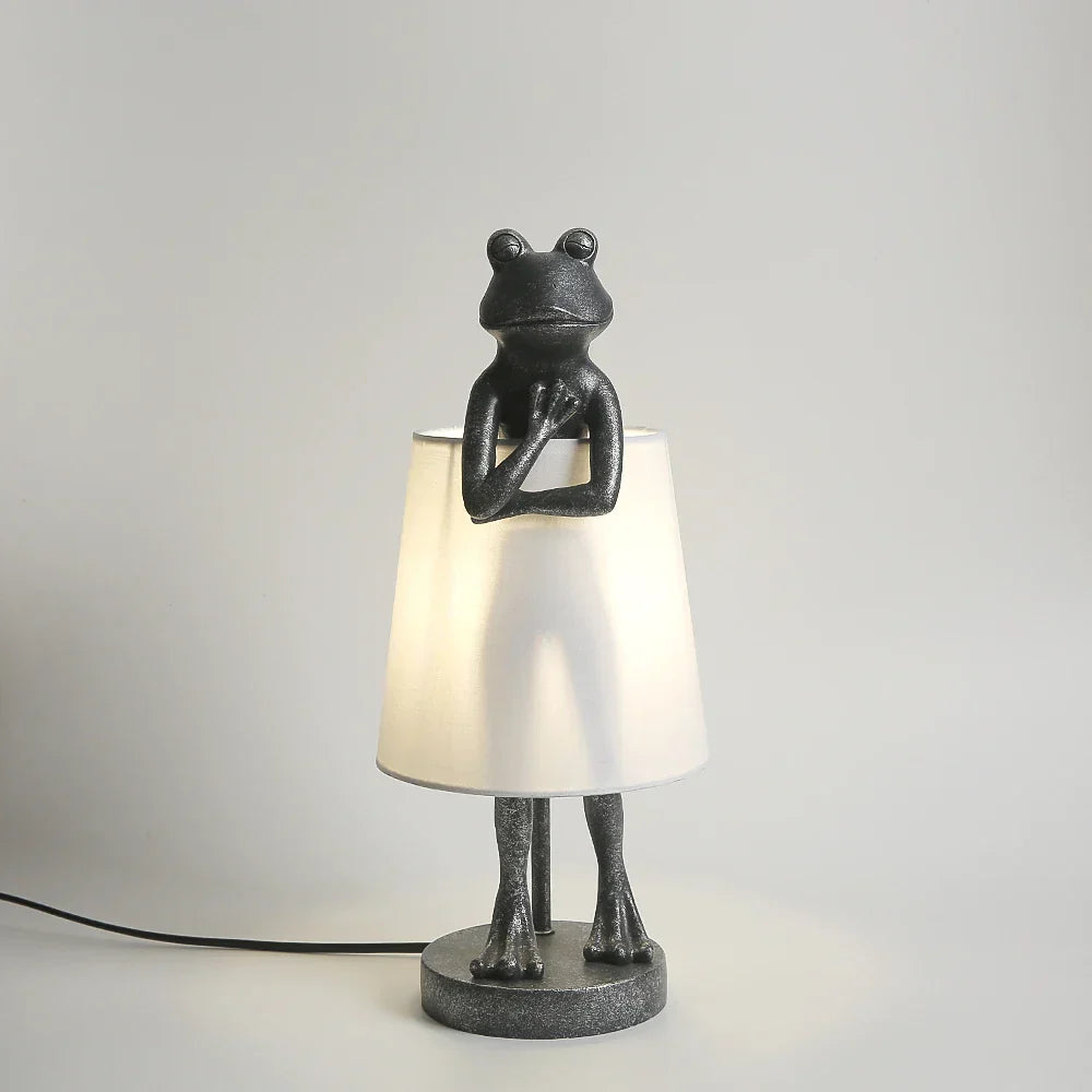 Frog Resin Desk Lamp: Retro Design LED Bedroom Lighting Fixture