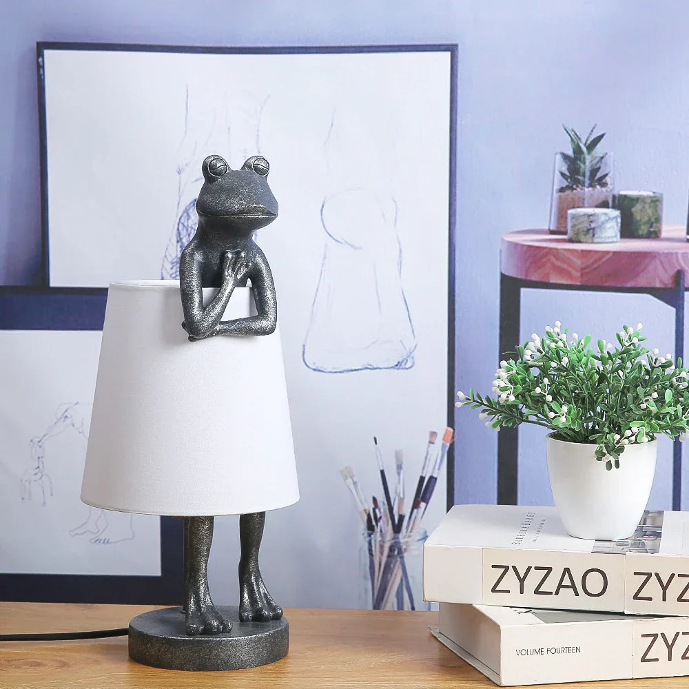 Frog Resin Desk Lamp: Retro Design LED Bedroom Lighting Fixture