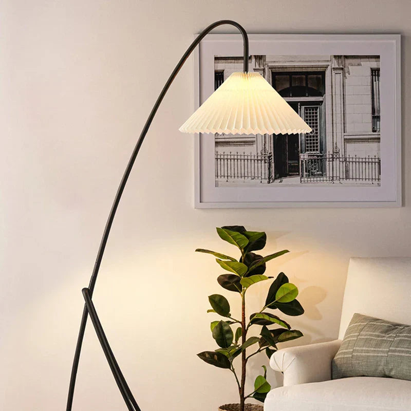 Scandinavian Retro Pleated Lampshade Floor Lamp for Living Room and Study Room