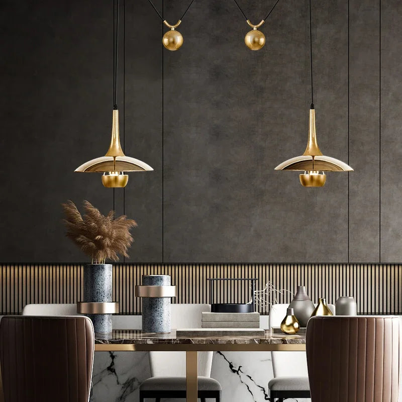 Shift UFO Pendant Light: Adjustable Height, Creative Design for Restaurants