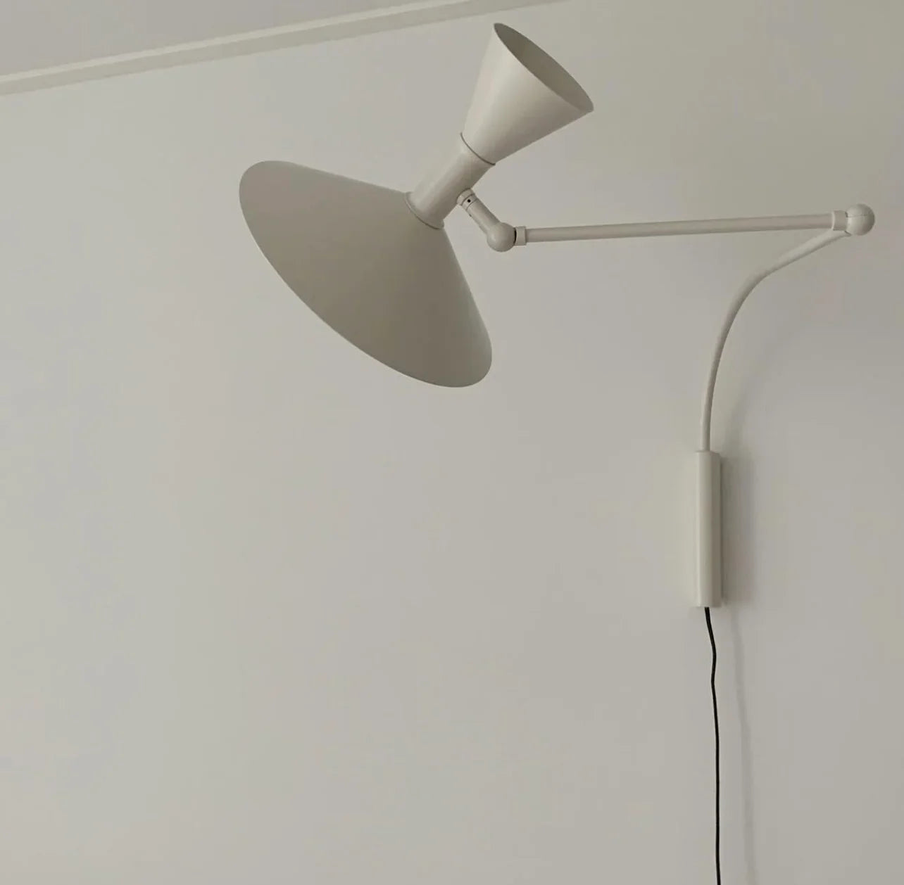 Nordic Rotatable Horn Wall Lamp for Creative Living Room