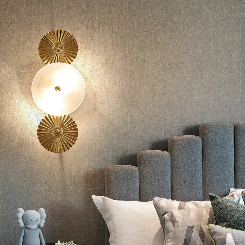Modern Luxury Gold Crystal LED Wall Light for Living Room and Bedroom