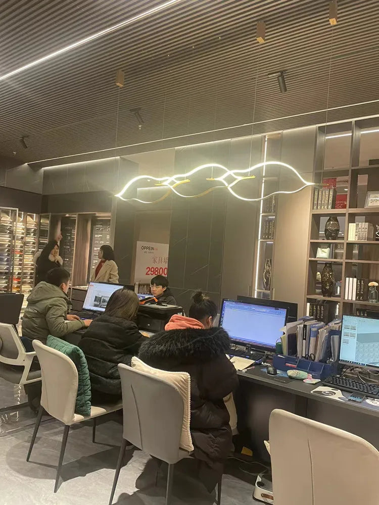 Lip Shaped Chandelier: LED Lighting for Exhibition Hall, Living Room, Restaurant & Clothing Store