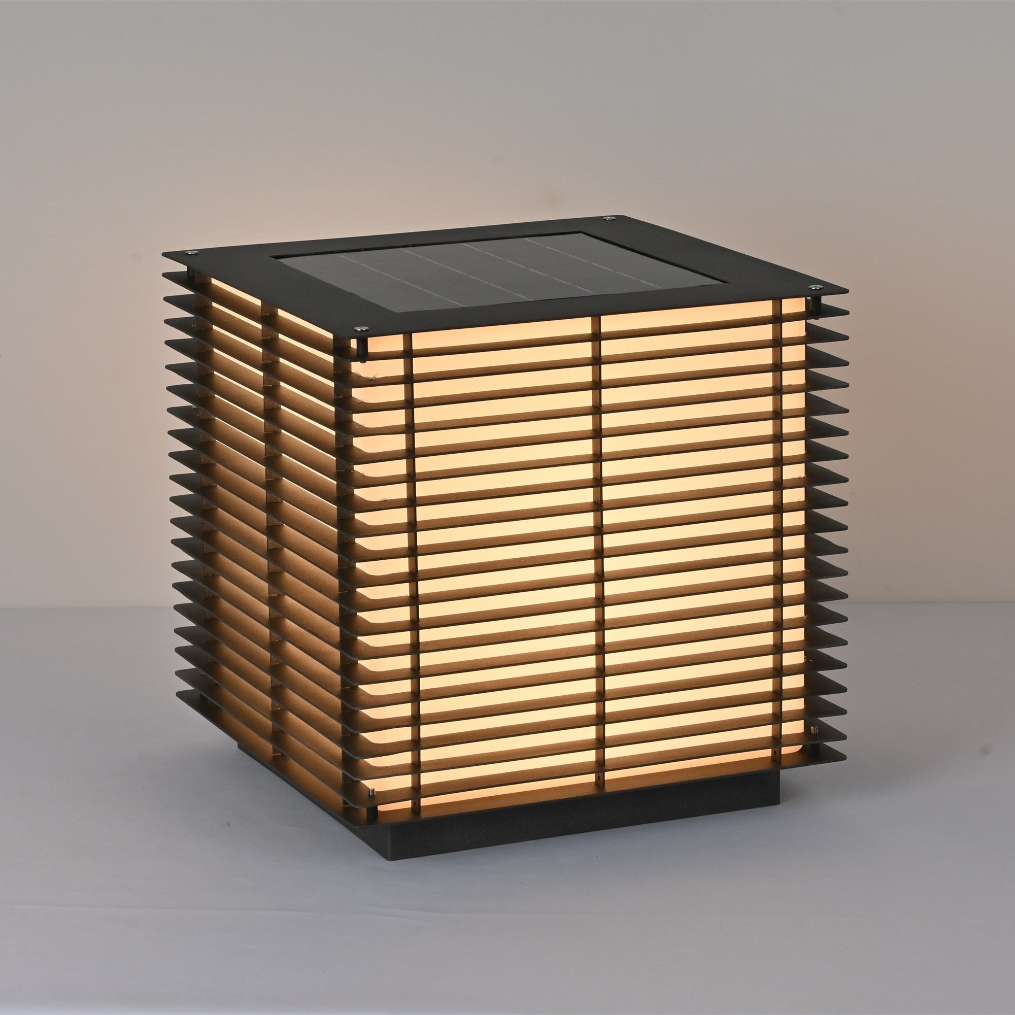 Solar Grid Outdoor Light