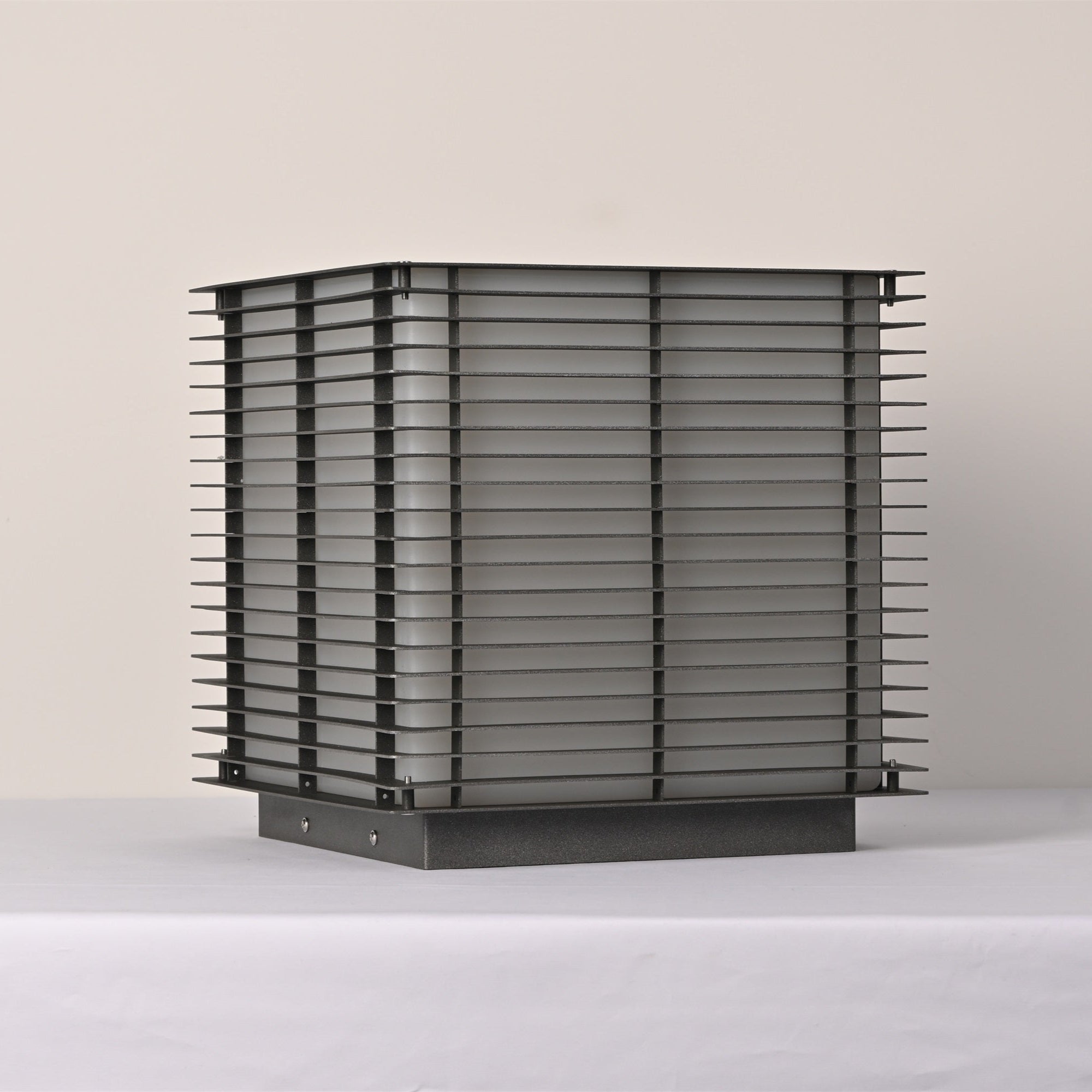 Solar Grid Outdoor Light