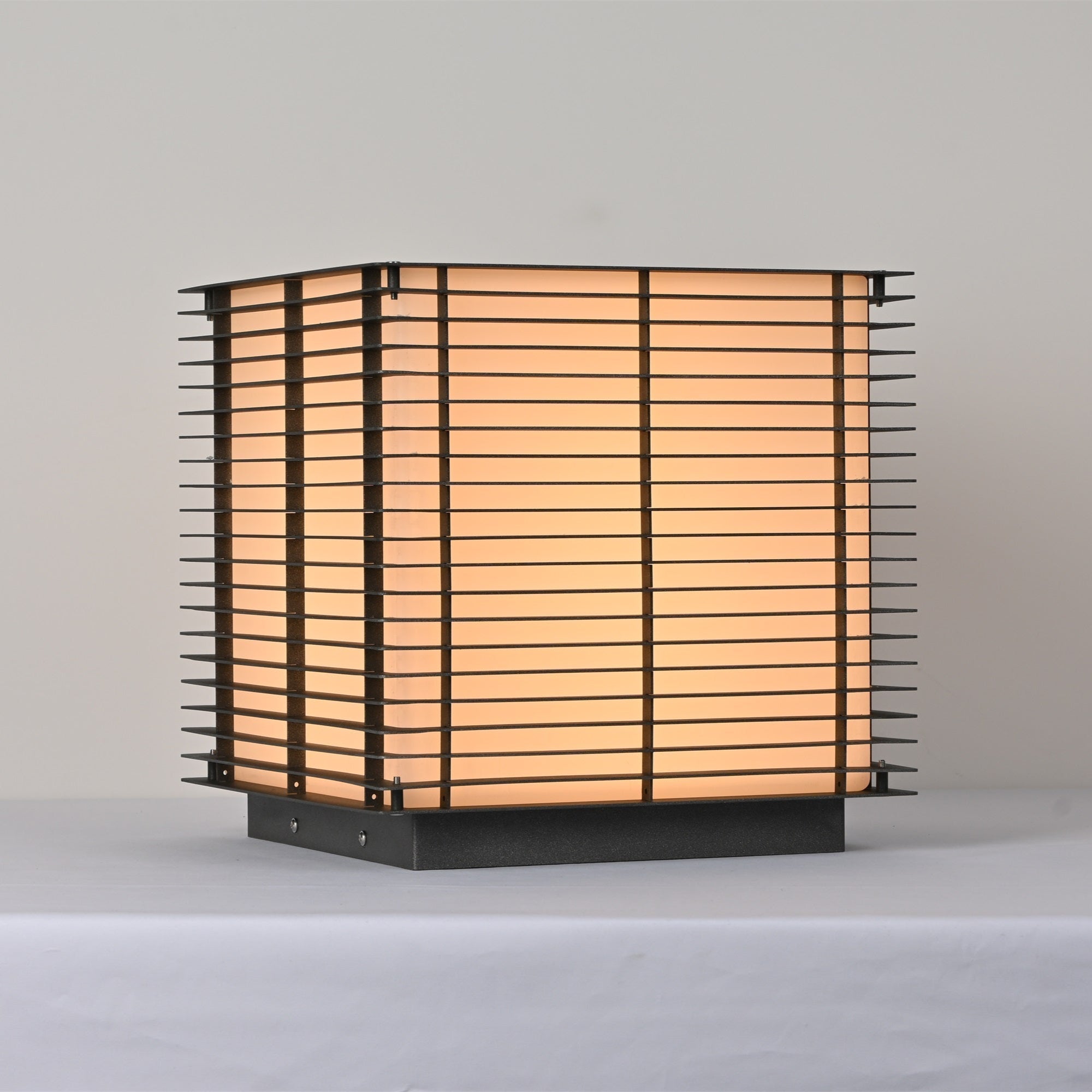 Solar Grid Outdoor Light