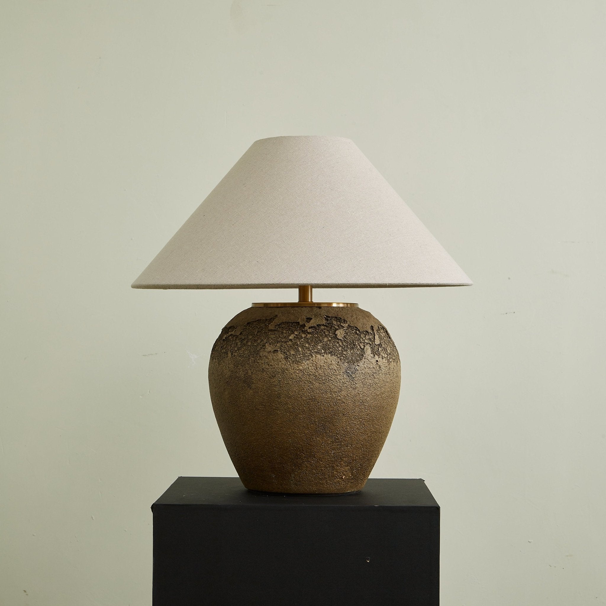 Stoneveil Table Lamp