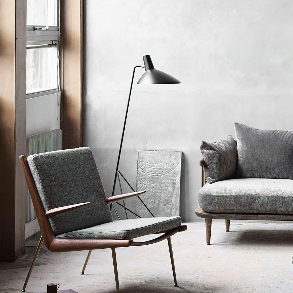 Svelte Noir Floor Lamp