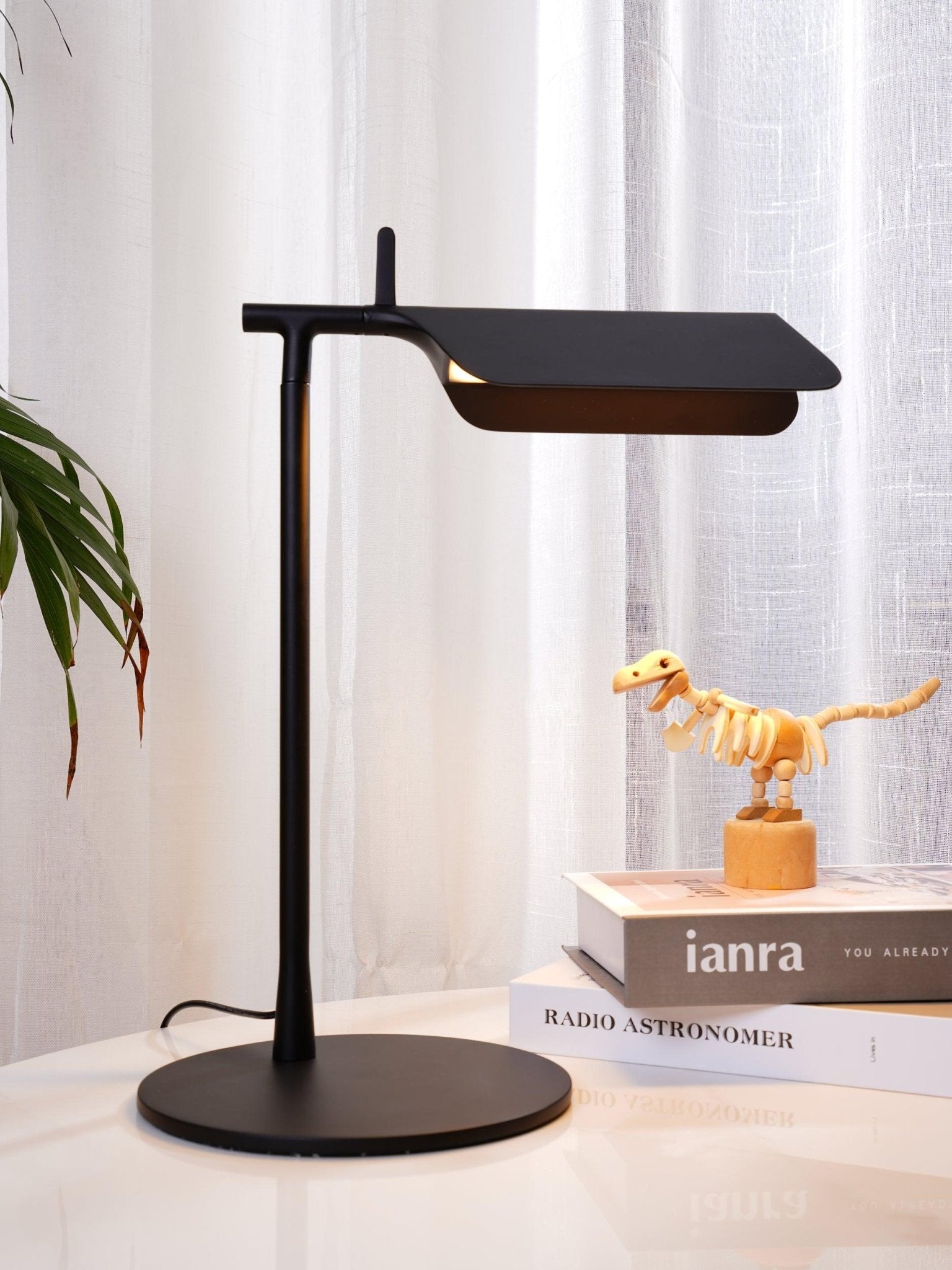 Pivot Ease Table Lamp