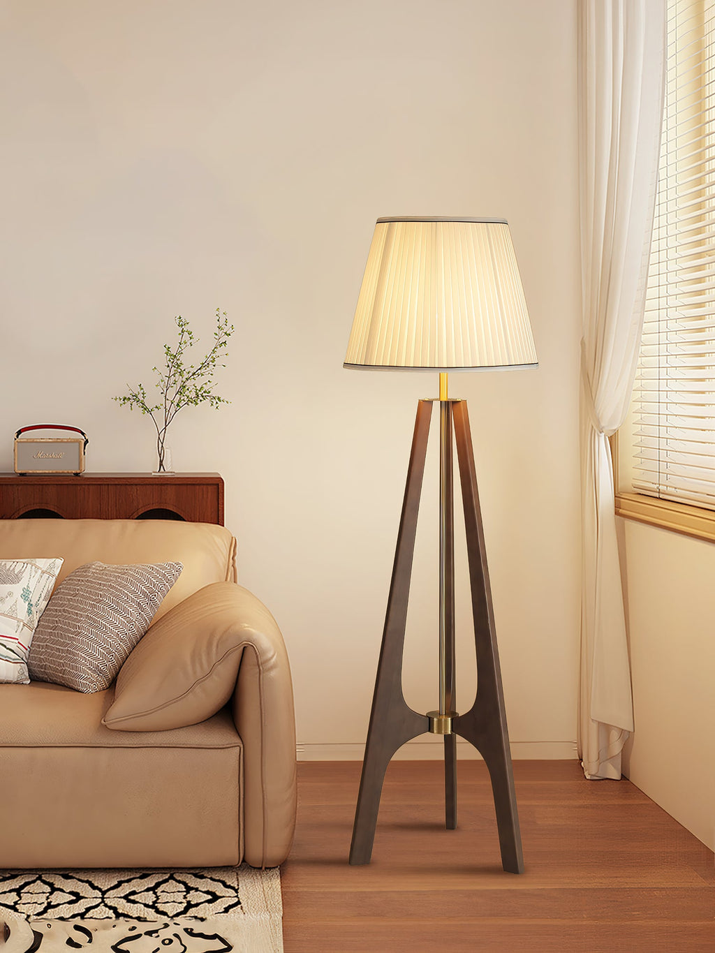 Trivelle Tripod Floor Lamp