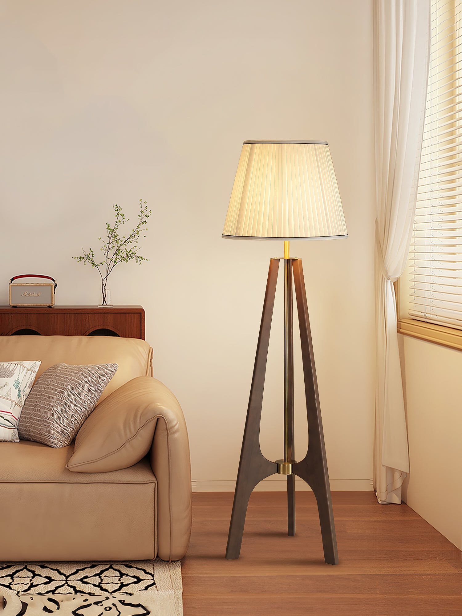 Trivelle Tripod Floor Lamp