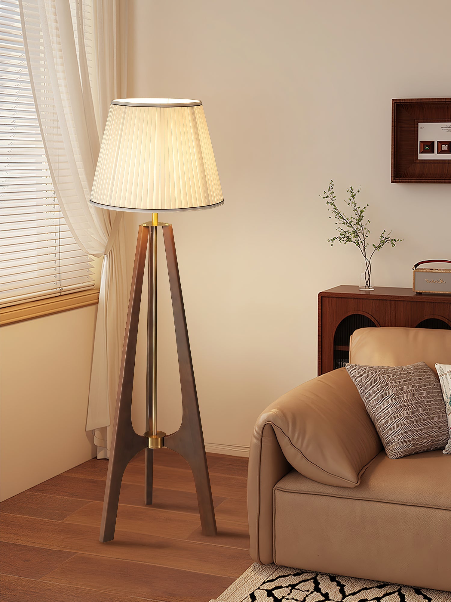 Trivelle Tripod Floor Lamp