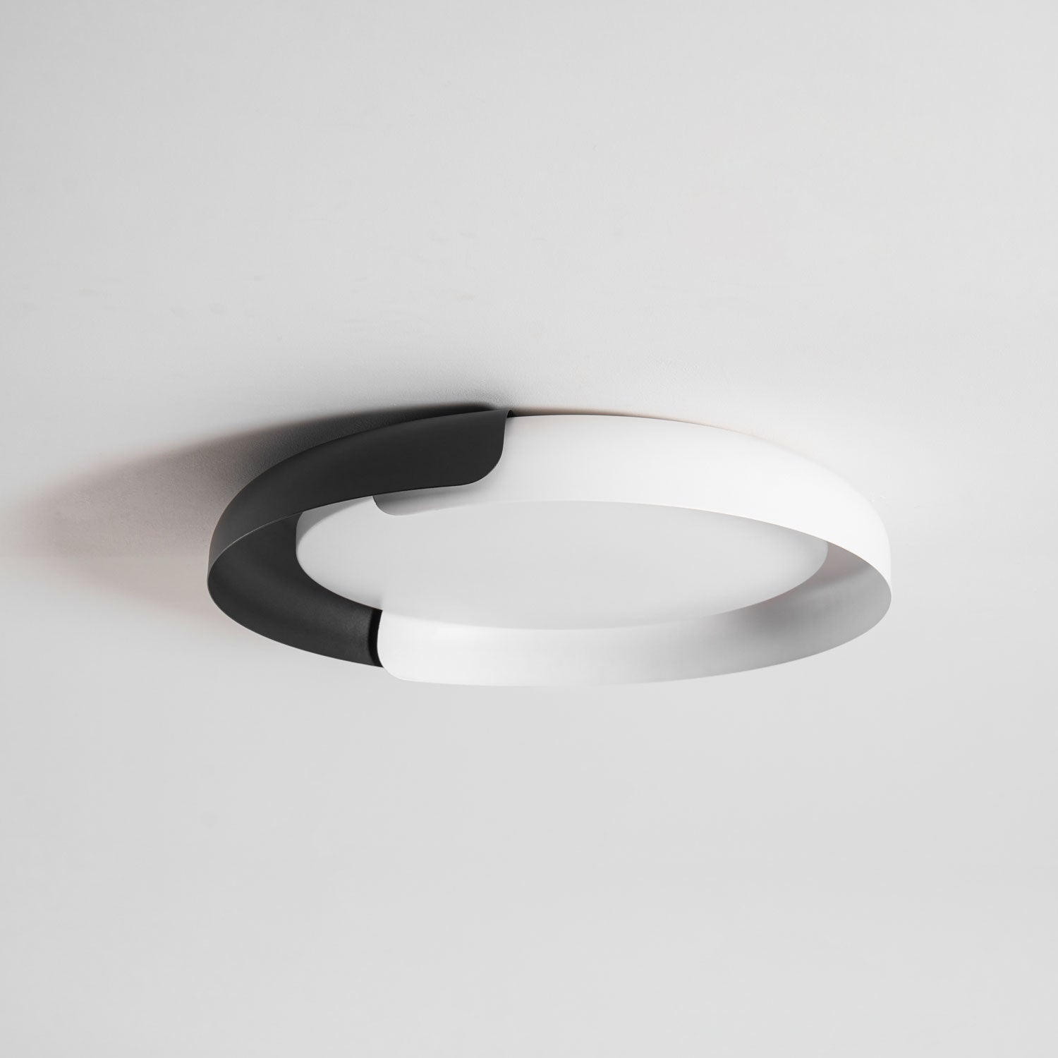 Vikaey Ceiling Light