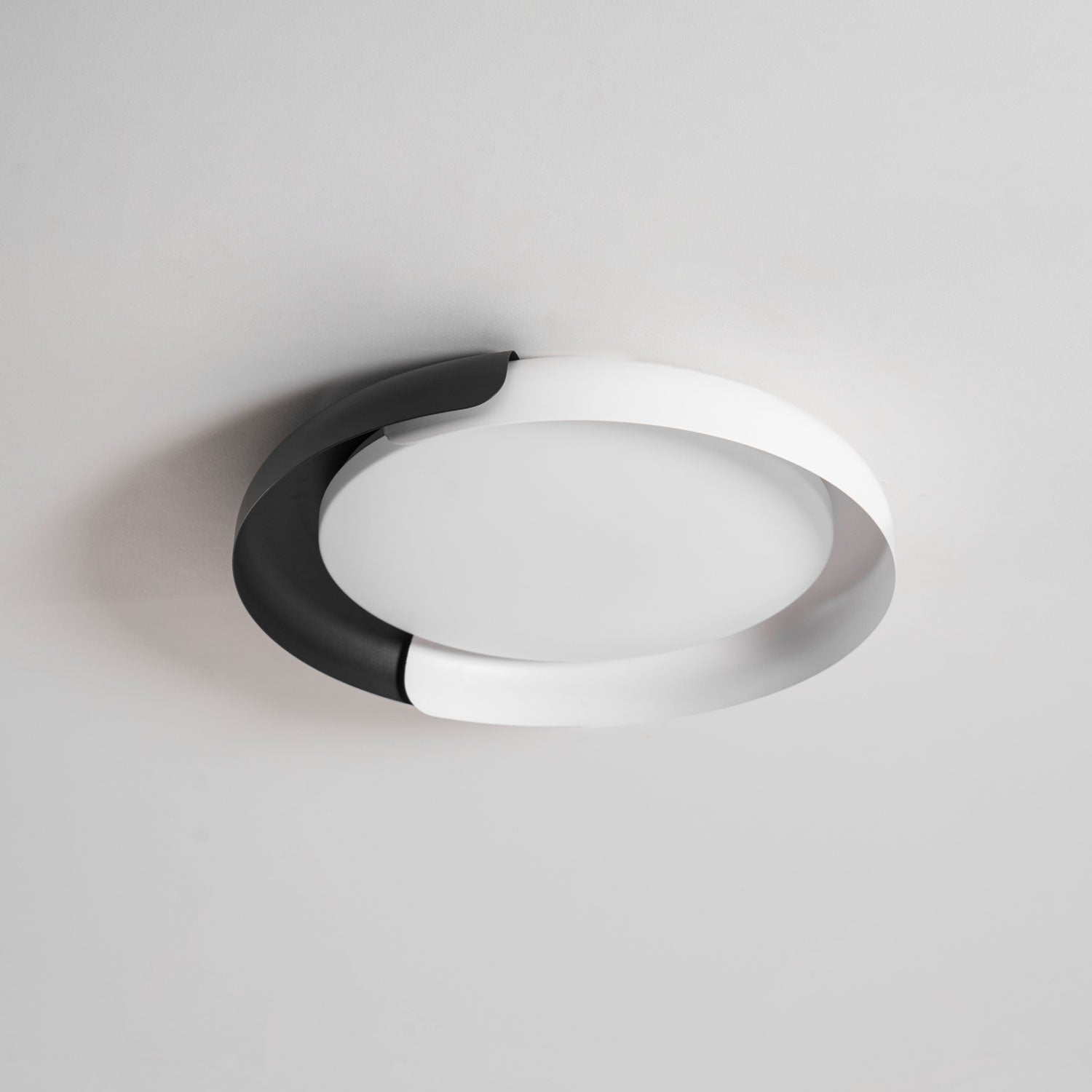 Vikaey Ceiling Light