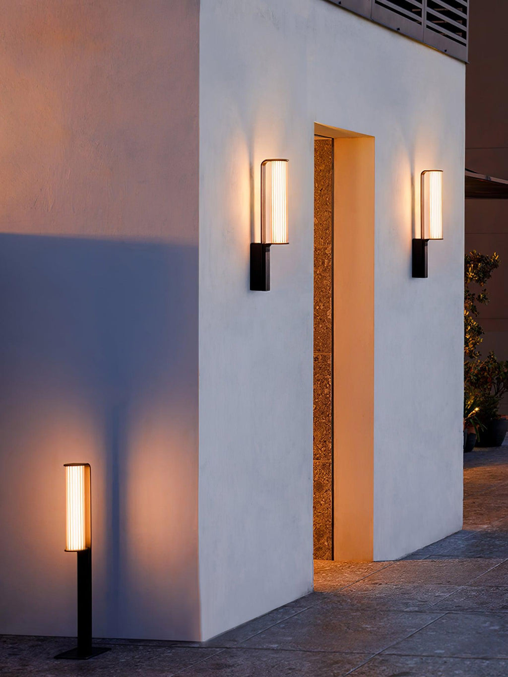 Lumo Arc Outdoor Floor Lamp